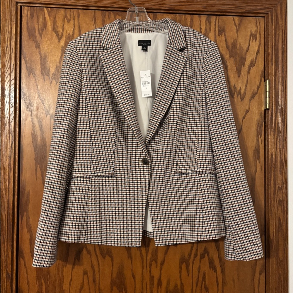 SALE TODAY!! NWT Ann Taylor Size 12 Plaid Blazer With Single Button Closure.